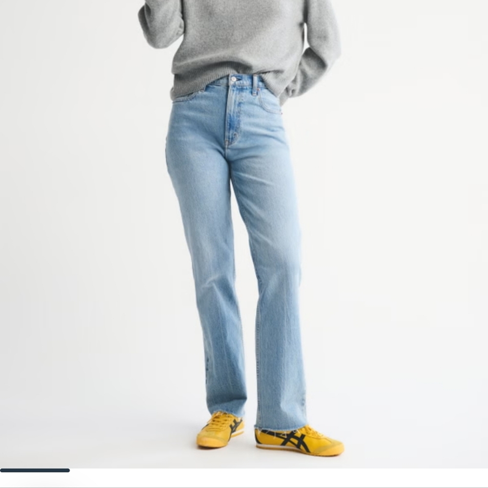 Abercrombie & Fitch Light Blue Ultra High Rise '90s Straight Jeans